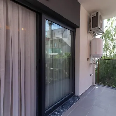 公寓 Petit Homes Ada Marina 1 *